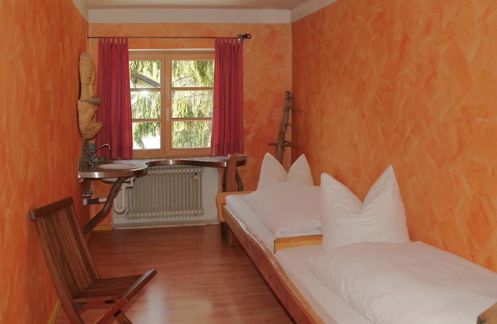 Schiff Bihlerdorf - Hostel Room photo